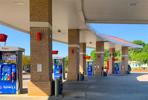 Gas prices cary nc - Nov 23, 2021 · Cary gas station offering regular unleaded for $1.99 per gallon Tuesday. CARY, N.C. (WNCN) — Drivers – listen up! There’s a chance for you to fill up your tank for less than $2 per gallon on Tuesday. The Bunkey’s Car Wash near Davis Drive and High House Road in Cary is offering up to 10 gallons of regular unleaded gas for $1.99 per gallon. 